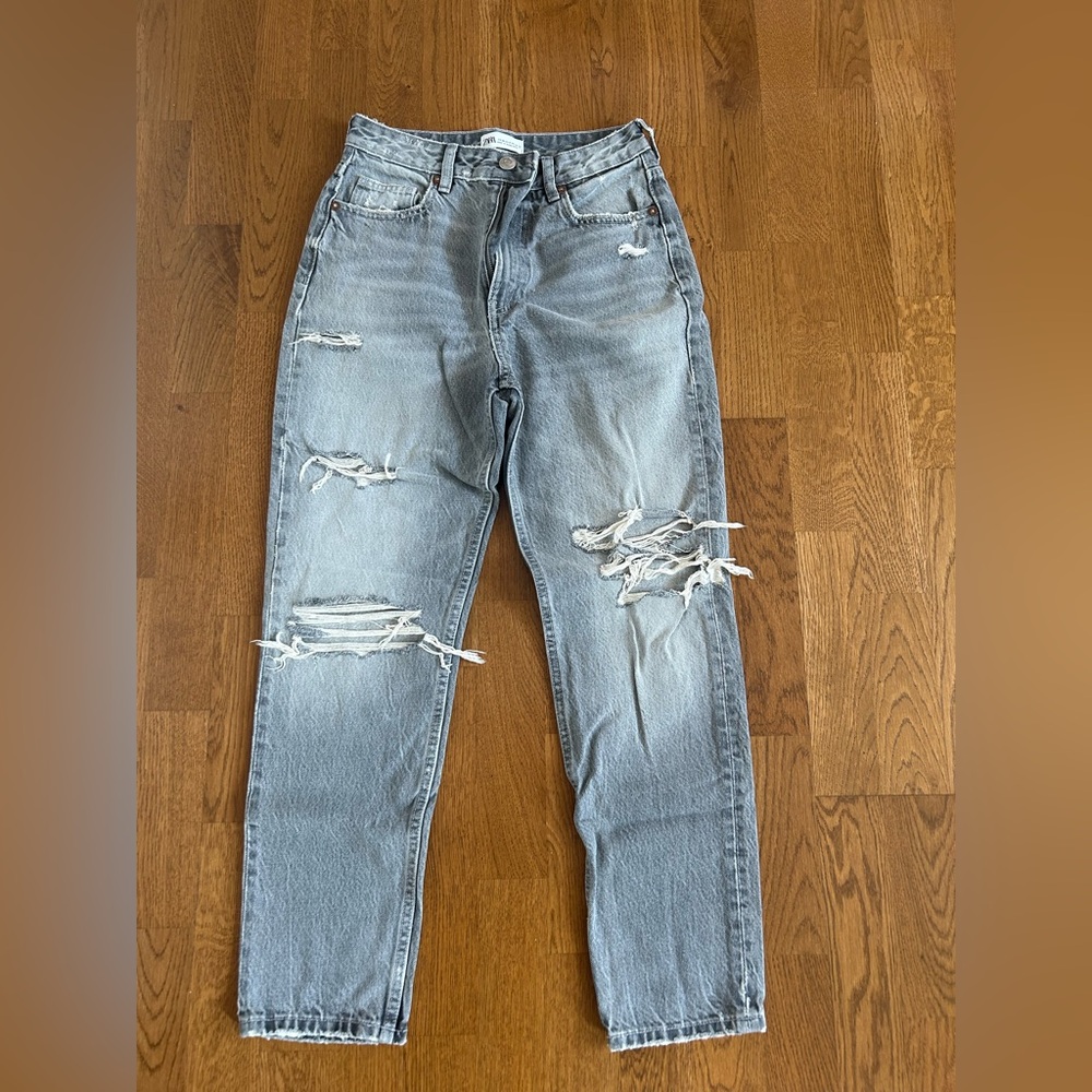Stylish Distressed Women's Jeans